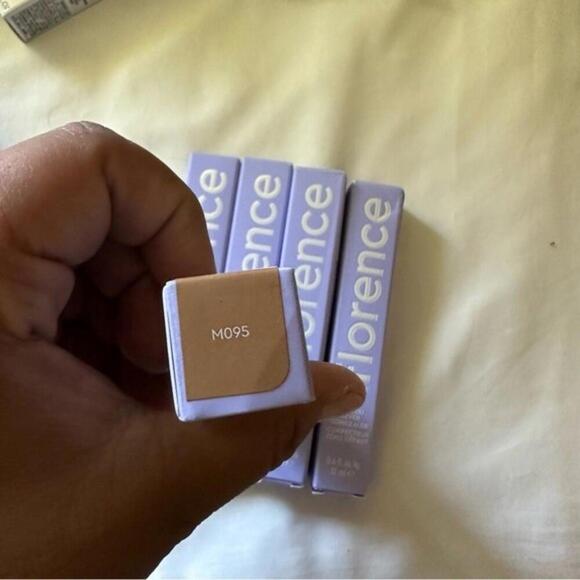 Florence See You Never Concealer - Picture 3 of 3